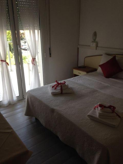 Hotel Carol Cesenatico Exterior photo
